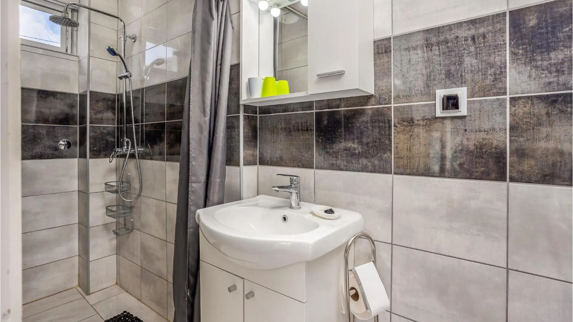 Nice Apartment In Crikvenica With Kitchen