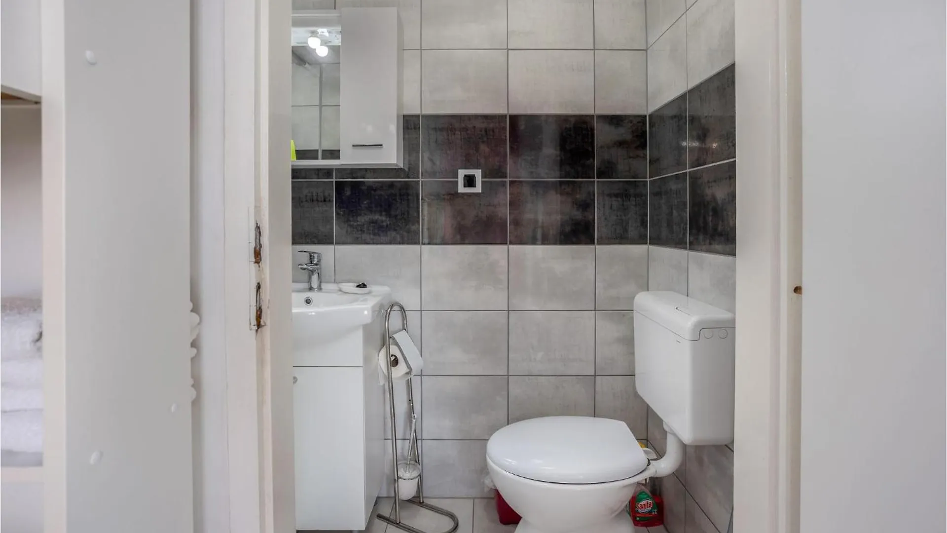 Nice Apartment In Crikvenica With Kitchen